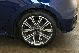 Vehicle Thumbnail 11