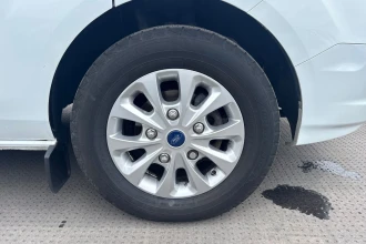 Vehicle Thumbnail 7