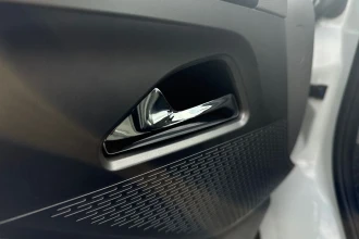 Vehicle Thumbnail 26