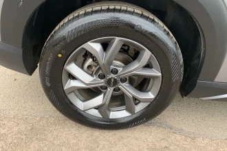 Vehicle Thumbnail 34