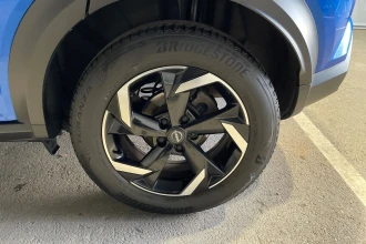 Vehicle Thumbnail 11