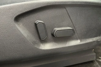 Vehicle Thumbnail 30