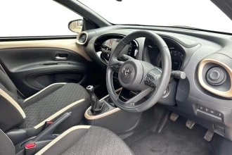 Vehicle Thumbnail 12
