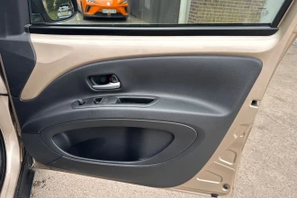 Vehicle Thumbnail 28