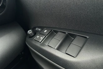 Vehicle Thumbnail 34