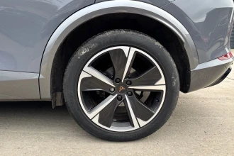 Vehicle Thumbnail 18