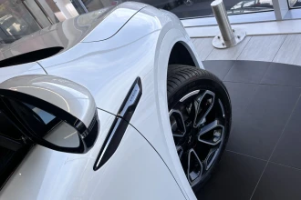 Vehicle Thumbnail 8