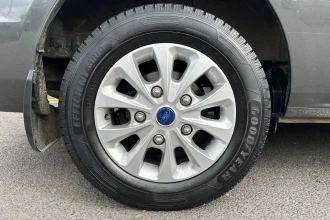 Vehicle Thumbnail 18