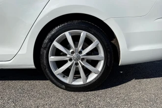 Vehicle Thumbnail 43