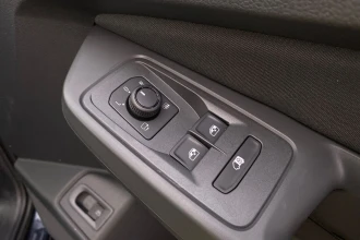 Vehicle Thumbnail 32