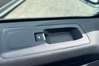 Vehicle Thumbnail 16