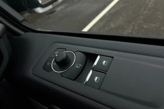 Vehicle Thumbnail 34