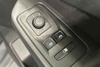 Vehicle Thumbnail 25