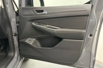 Vehicle Thumbnail 25