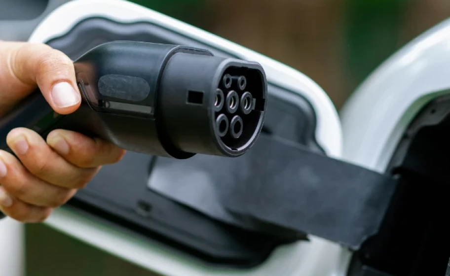 Rapid EV Chargers Near Me: How To Find Them And What To Expect