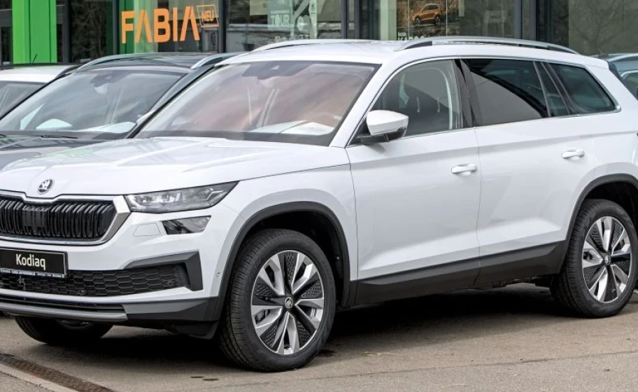 Skoda Kodiaq vs Kia Sorento: Best 7-Seat SUV Battle