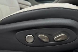 Vehicle Thumbnail 28