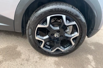 Vehicle Thumbnail 28