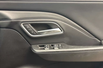 Vehicle Thumbnail 12