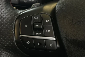 Vehicle Thumbnail 30