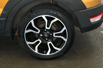 Vehicle Thumbnail 11