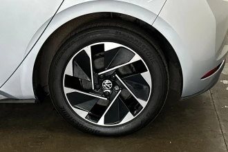 Vehicle Thumbnail 11