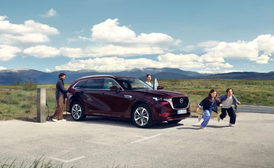 Mazda CX-80 vs Hyundai Santa Fe PHEV: Which Electrified SUV Wins?