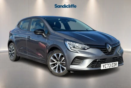 Renault Clio Listing Image