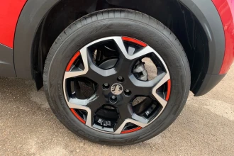 Vehicle Thumbnail 12