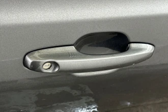 Vehicle Thumbnail 32