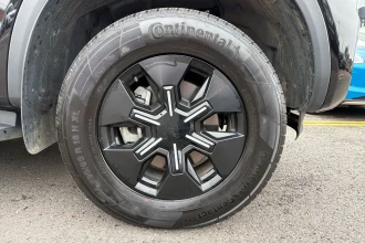 Vehicle Thumbnail 9