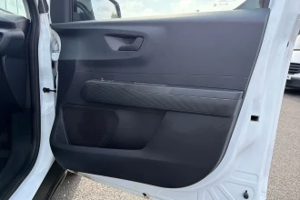 Vehicle Thumbnail 16