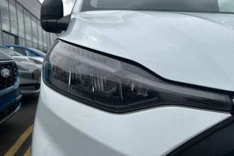 Vehicle Thumbnail 38