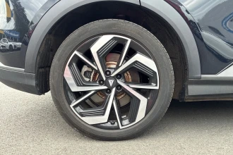 Vehicle Thumbnail 6