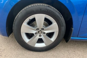 Vehicle Thumbnail 43