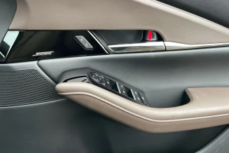 Vehicle Thumbnail 18