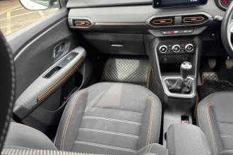 Vehicle Thumbnail 30