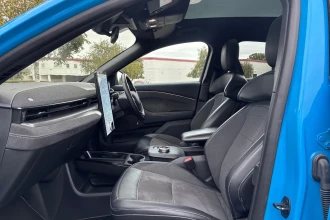 Vehicle Thumbnail 26
