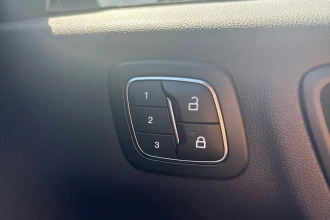 Vehicle Thumbnail 28
