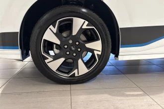 Vehicle Thumbnail 11