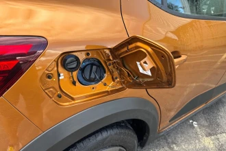 Vehicle Thumbnail 16