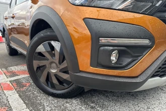 Vehicle Thumbnail 3