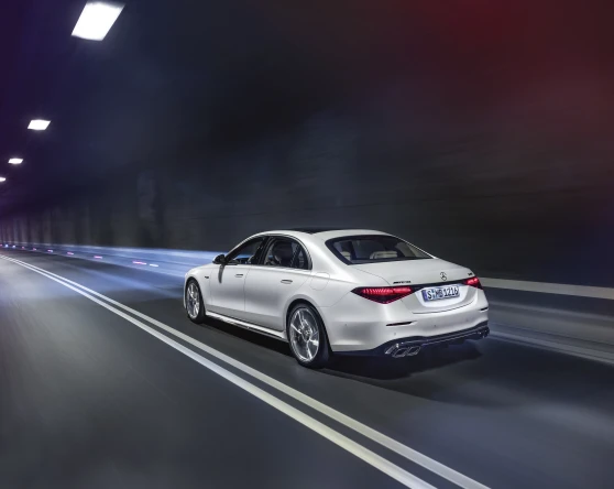 The S-Class from Mercedes-AMG with E Performance Image 3
