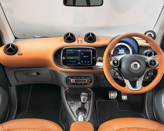 smart EQ fortwo coupé Racing Green Edition. Image 4