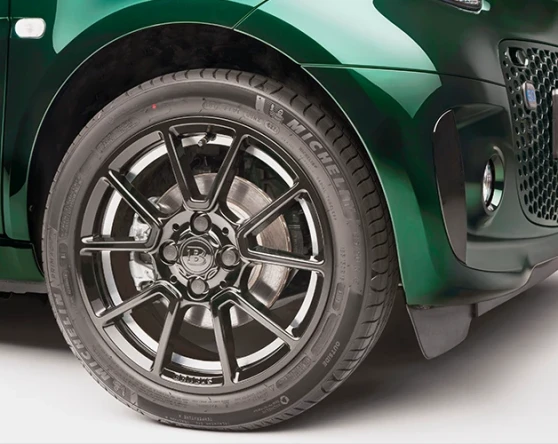 smart EQ fortwo coupé Racing Green Edition. Image 5