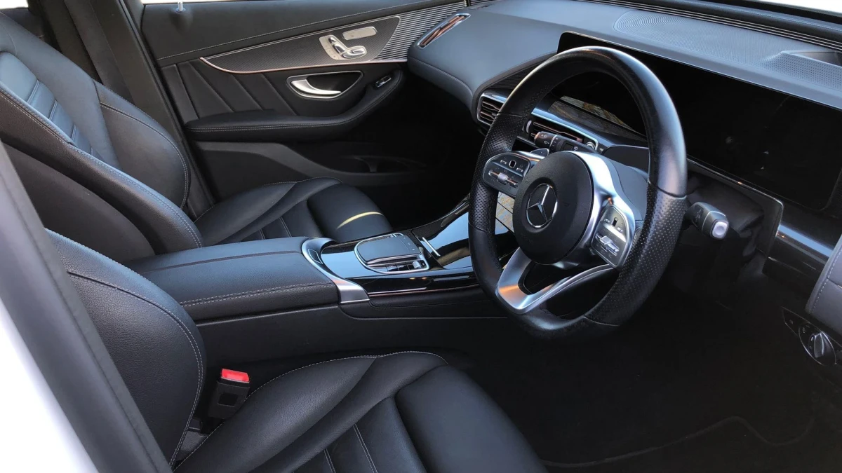 Mercedes-Benz EQC Image 3