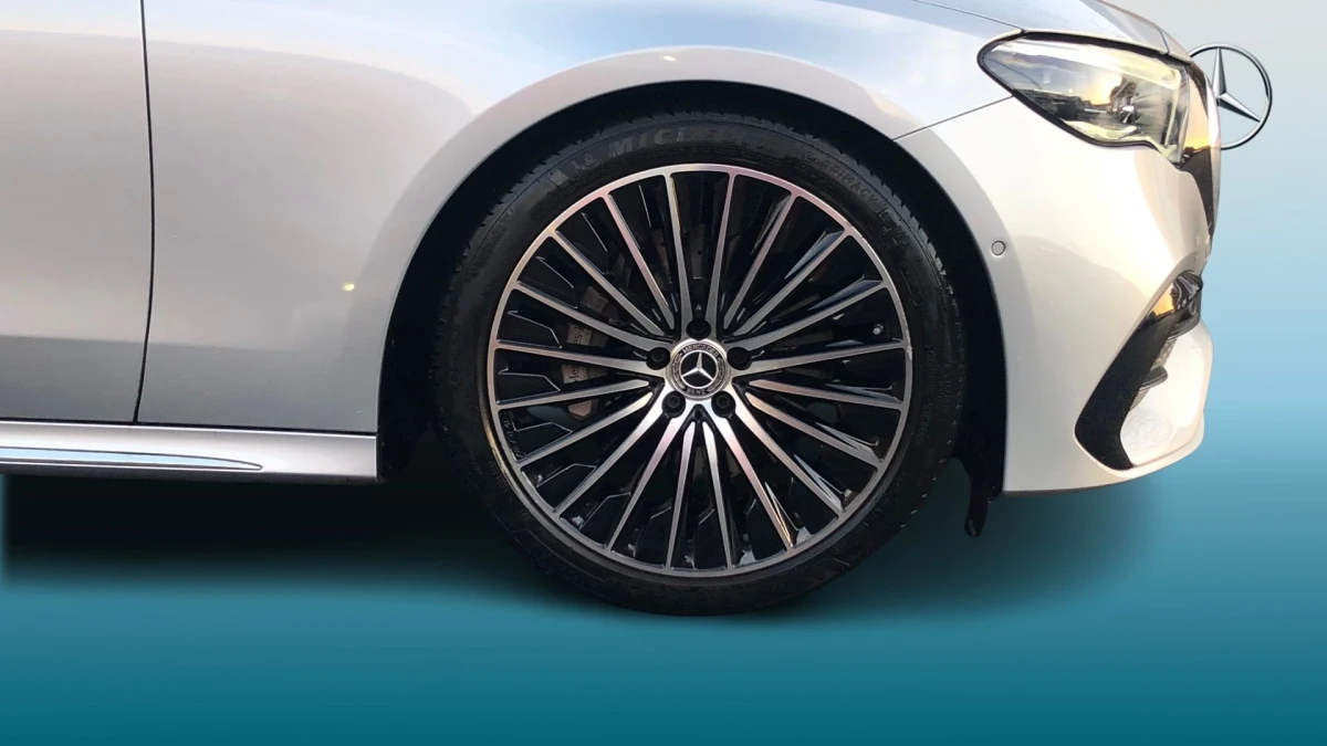 Mercedes-Benz E-Class Image 5