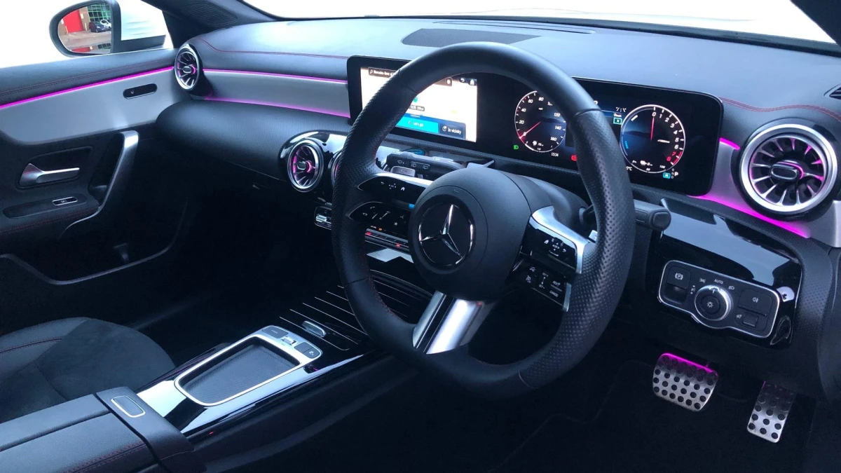 Mercedes-Benz CLA Image 3