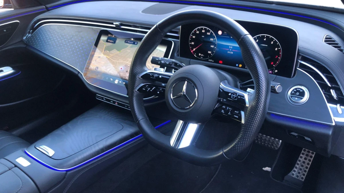 Mercedes-Benz E-Class Image 3