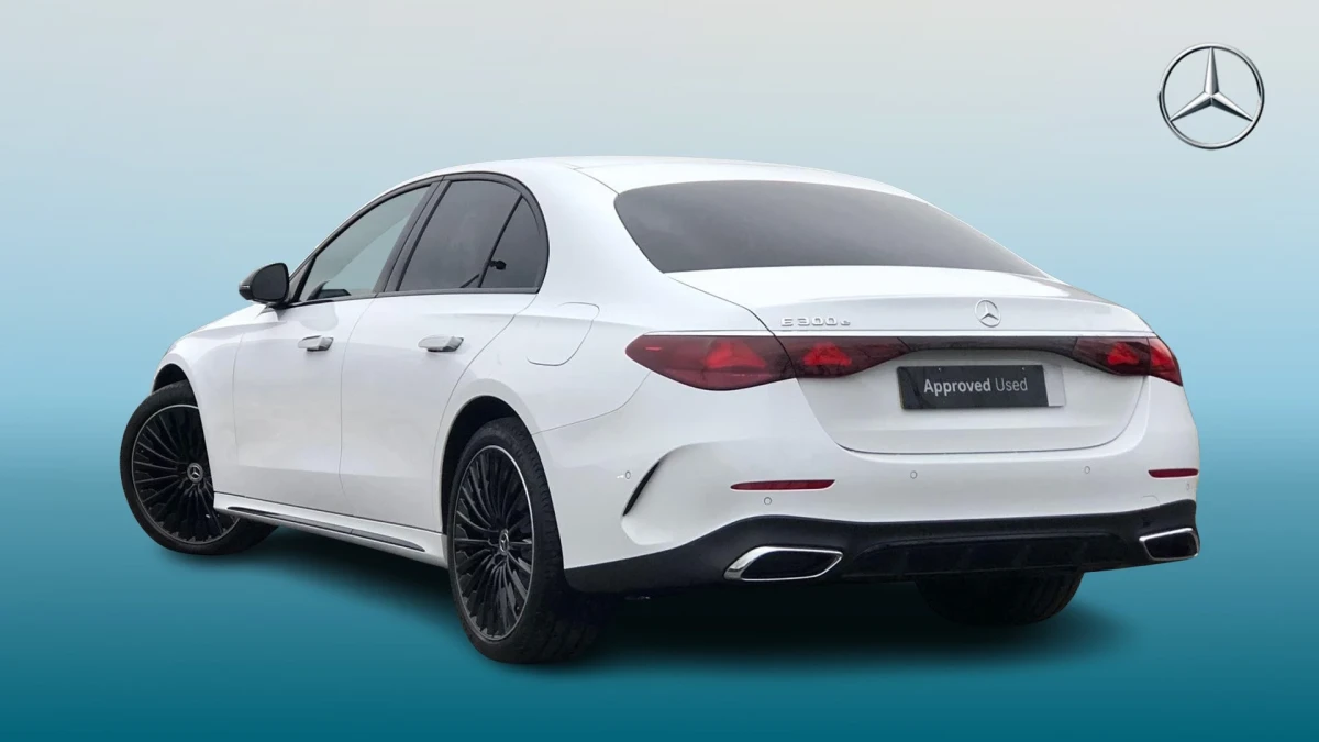 Mercedes-Benz E-Class Image 2